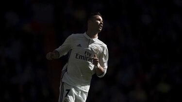 Cristiano Ronaldo renueva con el Madrid hasta 2021