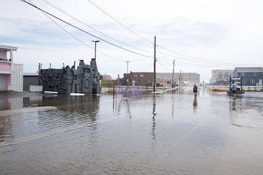 Tormenta tropical Henri se debilita tras golpear el noreste de Estados Unidos