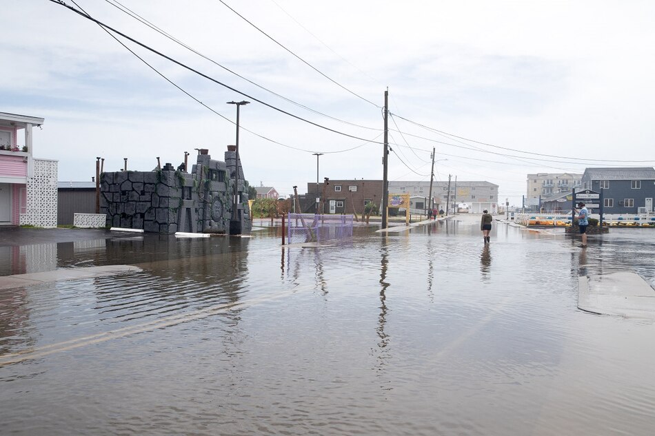 Tormenta tropical Henri se debilita tras golpear el noreste de Estados Unidos