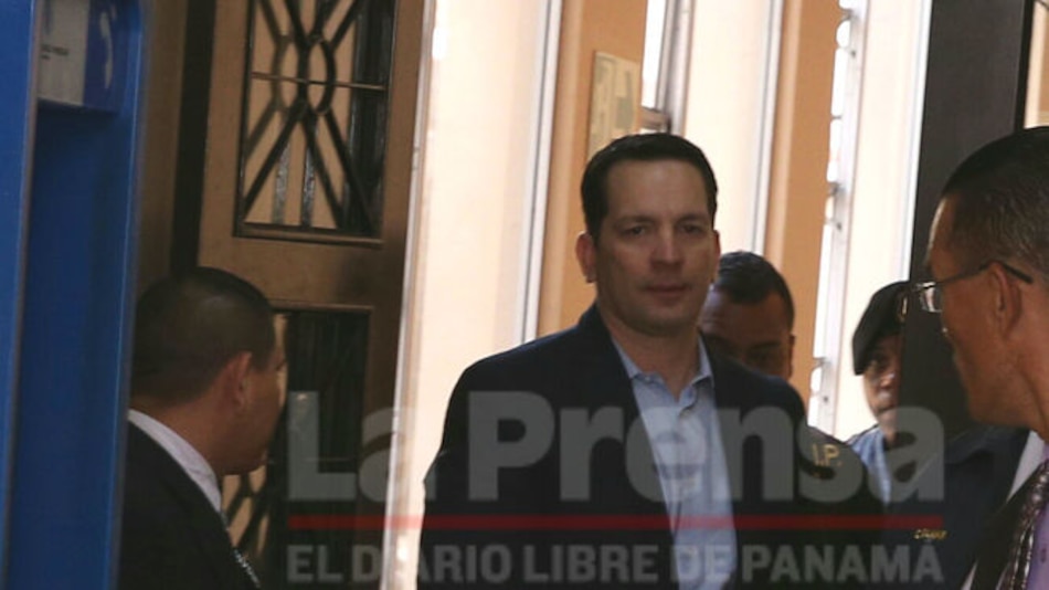 Exministro Guillermo Ferrufino y su esposa, llamados a juicio