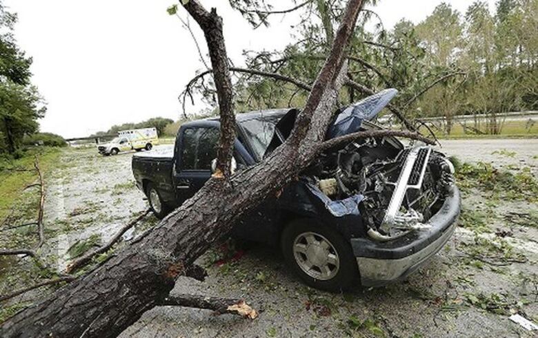 Huracán Matthew se debilita, pero persiste riesgo de inundaciones