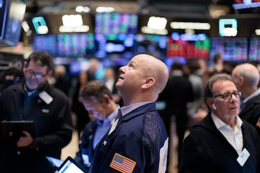 La banca cae en una semana fatídica