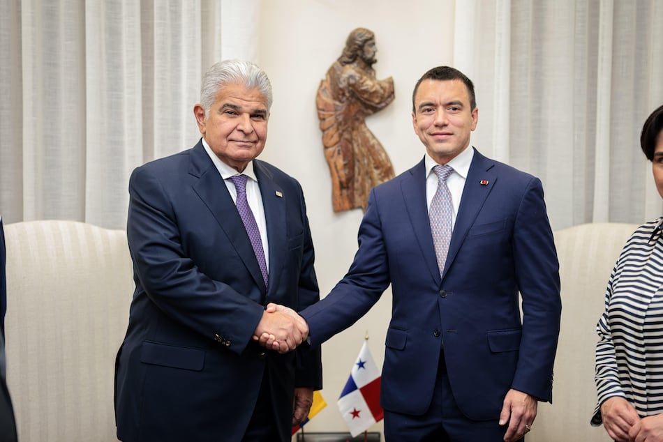 Presidentes de Panamá y Ecuador refuerzan cooperación energética, comercial, migratoria y acuerdan sacar al istmo de lista de paraísos fiscales
