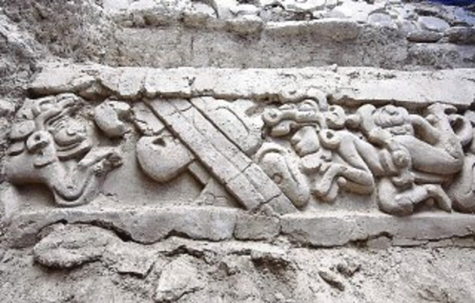 Descubren relieves mayas en Guatemala