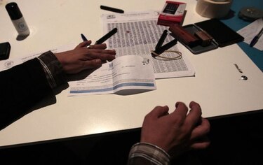 Cierran urnas en segunda vuelta de elección presidencial de Guatemala