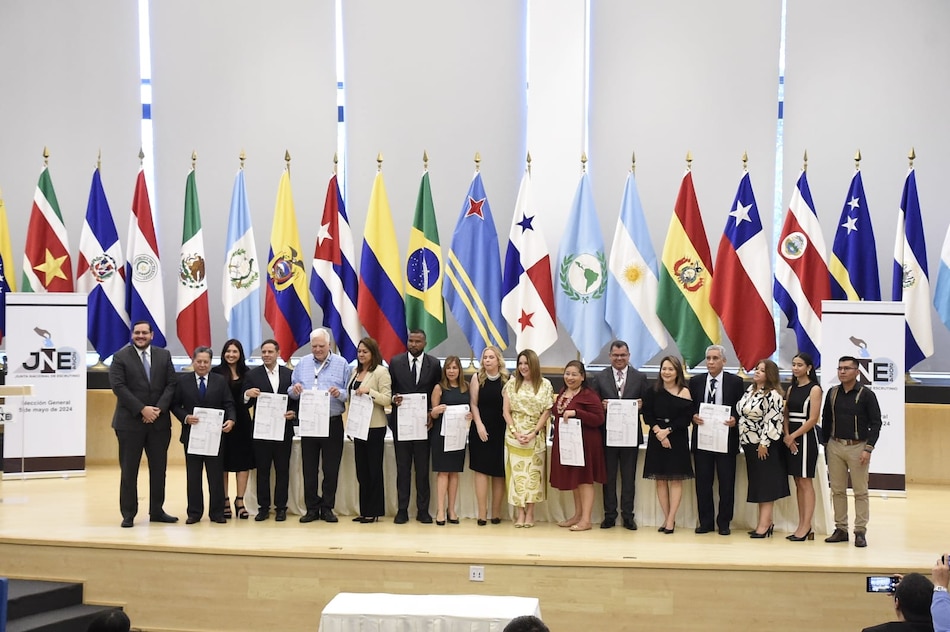 Realizando Metas lidera curules al Parlacen; hijos de Ricardo Martinelli logran reelegirse como diputados suplentes