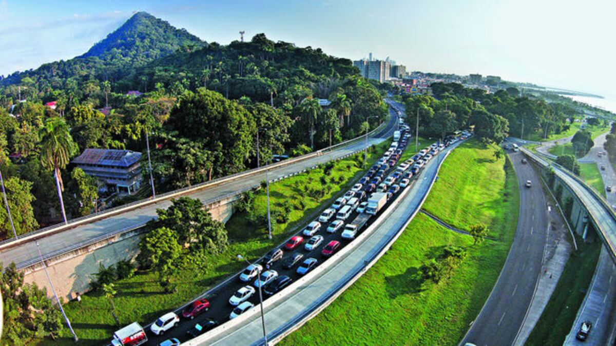 Las autoridades calificaron como positivo el operativo de inversión de carriles implementado ayer de 5:00 a.m a 7:00 a.m., que busca agilizar el tránsito desde el secto