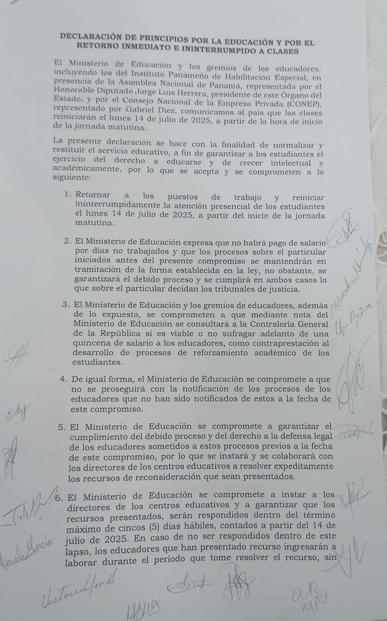 Docentes divididos tras acuerdo con el Meduca para reactivar clases el 14 de julio