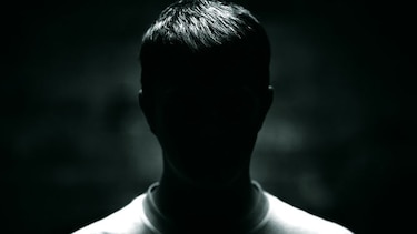 Del blanco al negro en un mundo gris