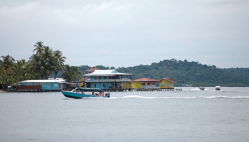 Crece el PIB; rezago en construcción y turismo