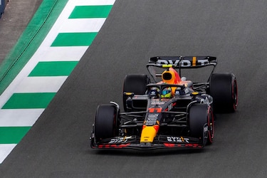 Checo Pérez firma la ‘pole’ y Alonso sale segundo en Arabia Saudí