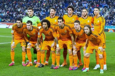 Madrid y Barça lideran ingresos en fútbol mundial
