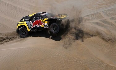 Loeb gana su tercera etapa del Dakar y escala al segundo lugar en autos