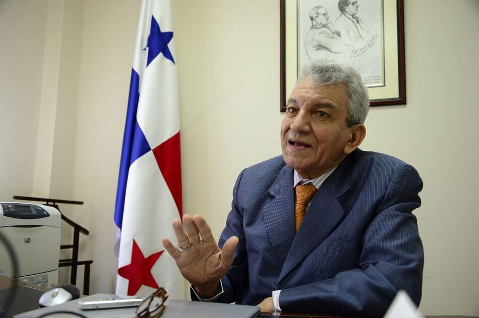 Marcel Salamín deja comisión que renegociará contrato