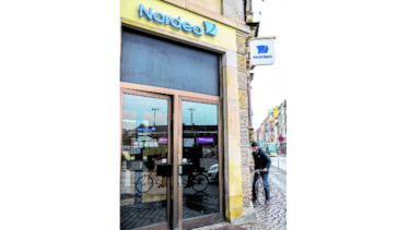 Aseguran empleos a banqueros suecos