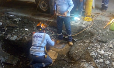 Reparan línea de 54 pulgadas que fue rota durante trabajos en la vía Transístmica