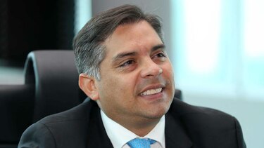 Valderrama declina sus aspiraciones para dirigir la Comisión de Presupuesto; Barría se mantiene
