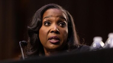 Quién es Lisa Cook, la gobernadora de la Reserva Federal a la que Trump ordenó destituir