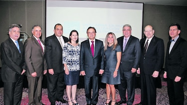 Médicos son agasajados