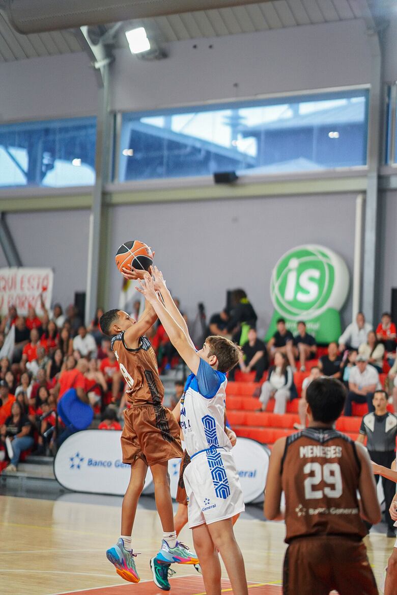 Legends y Titans conquistan las finales en Ludos Basketball