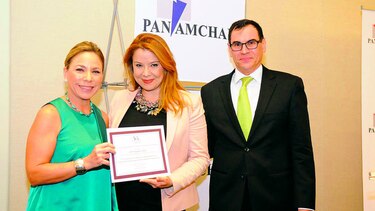Reconocimiento a gestión social de AES Panamá