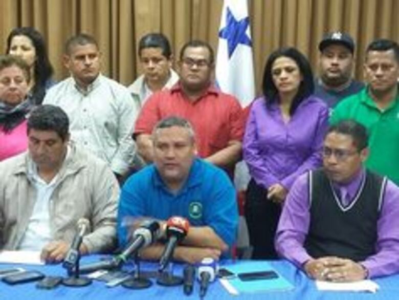 Docentes y comisión gubernamental no logran acuerdo