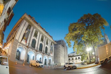 Crean una comisión interinstitucional que busca mejorar la ‘experiencia turística’ del Casco Antiguo