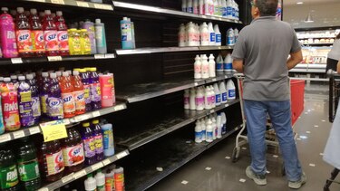 Supermercados anuncian sus nuevos horarios por el toque de queda