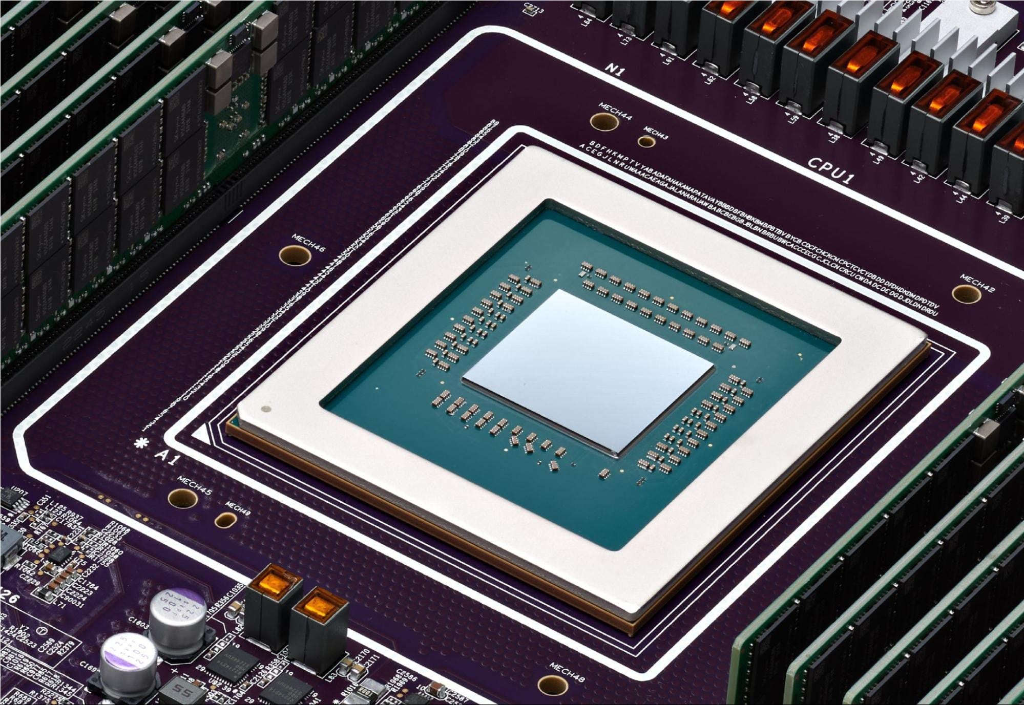 Fotografía donde se muestra a Axion, primera unidad central de procesamiento (CPU) de Google. EFE